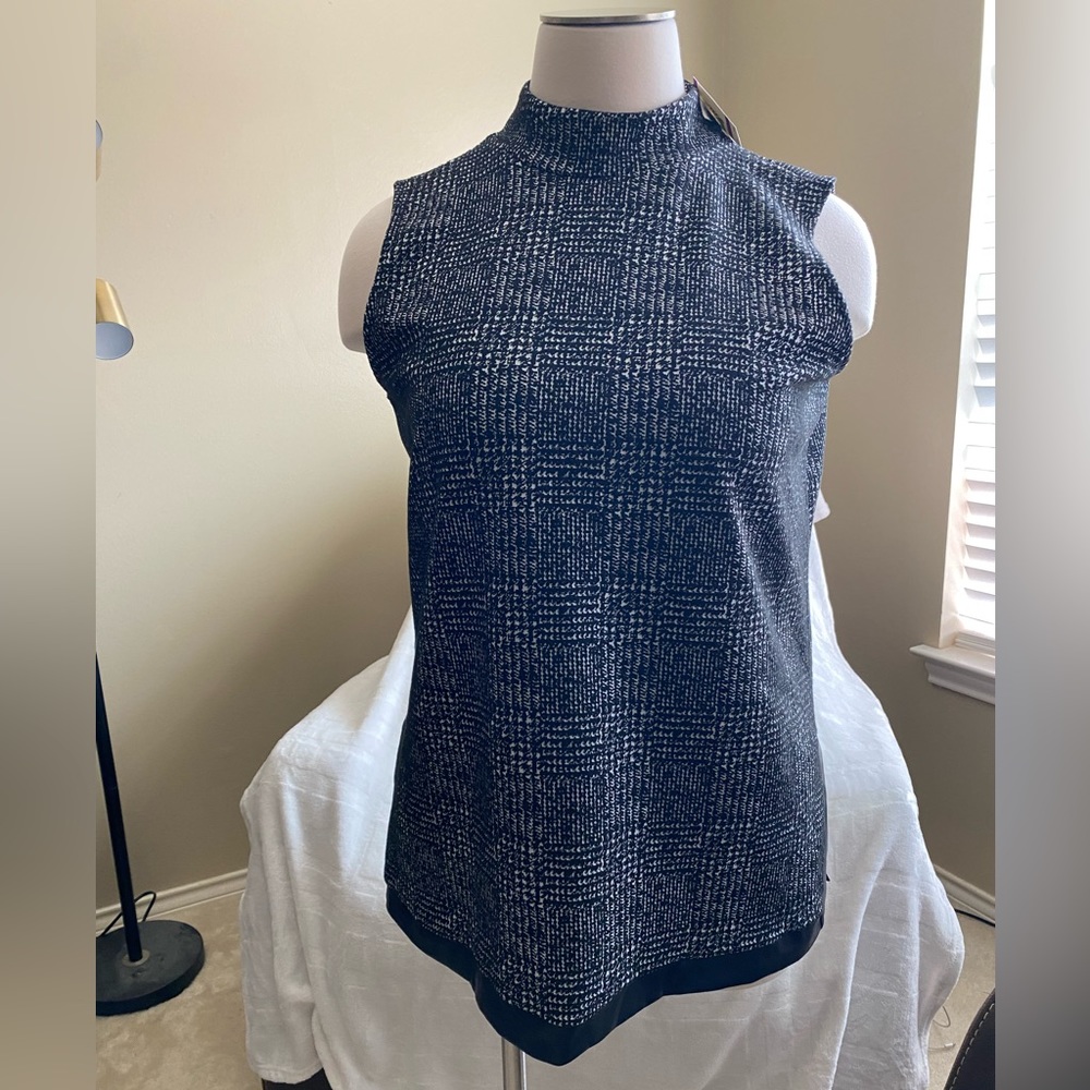 ANNE KLEIN “Anne Black / Anne White” Tunic with Faux Leather Trim (NWT). Size 2X